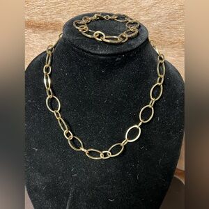 Vintage AVON Gold Tone Oval Link Necklace
